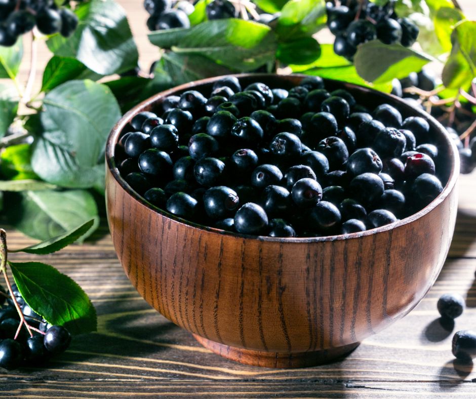 Beneficii ale fructelor închise la culoare