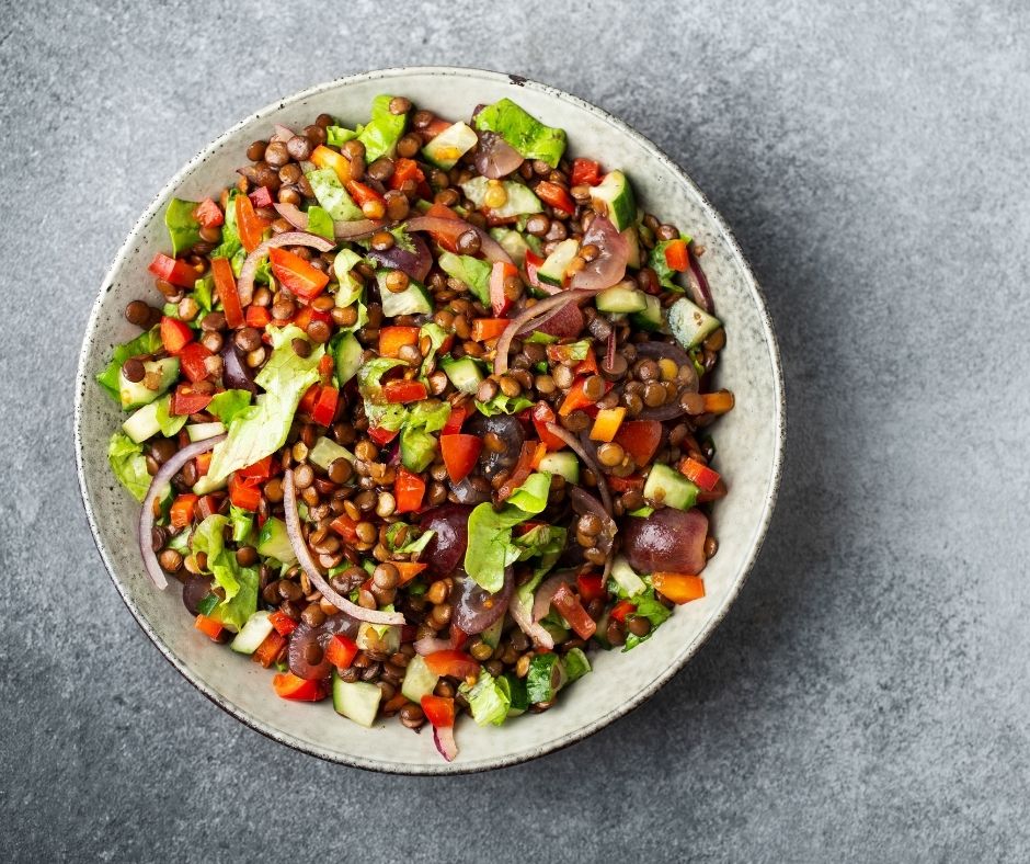 Salata vegana cu linte si struguri